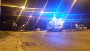Policjanci zabezpieczaja miejsce wypadku w Łodzi