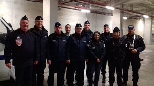 zdjęcie grupowe przedstawicieli polskiej i francuskiej Policji na terenie stadionu Allianz Arena w Nicei