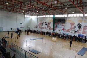 Uczestnicy w hali sportowej przy ul. Małachowskiego w Łodzi.