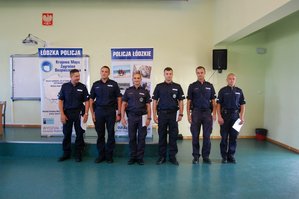 Uroczystość wręczania dyplomów przez Zastępcę Komendanta Wojewódzkiego Policji w Łodzi.