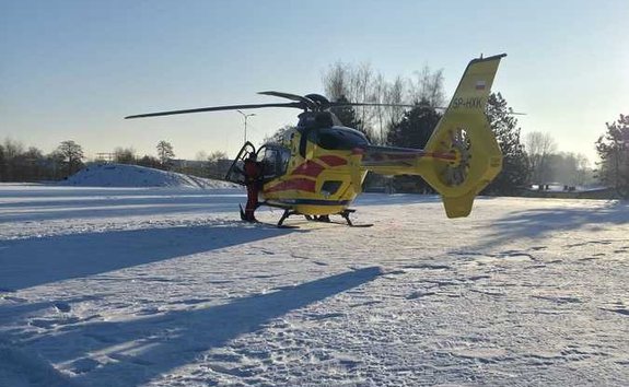 Śmigłowiec na śniegu.