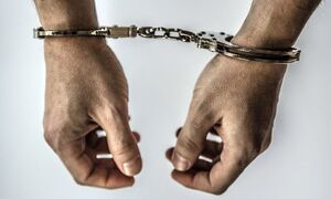 kajdanki na  rękach