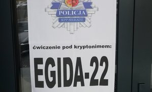 Plakat z hasłem egida 22.