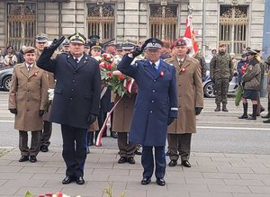 Komendant Wojewódzki Policji w Łodzi w trakcie obchodów Święta Niepodległości