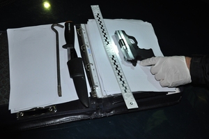 zabezpieczony pistolet