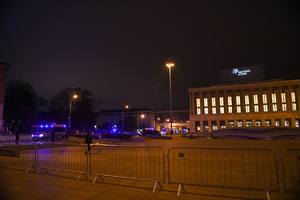 Policjanci ochraniający Teatr Wielki