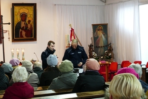 Brzezińscy policjanci mówią w kościele o bezpieczeństwie