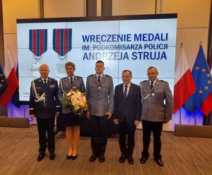 Policjanci odznaczeni medalami imienia podkomisarza Andrzeja Struja.