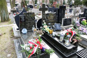 Groby na cmentarzu.