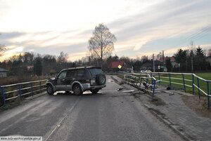 rozbite auto kierowane przez nietrzeźwego kierowce