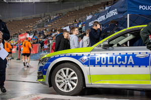 Policyjny radiowóz.