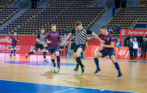 Zawodnicy podczas meczu w piłkę halową podczas Turnieju IPA CUP.