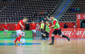 Mecz zawodników Noworocznego turnieju Piłki Halowej imienia Jana Kuropatwy IPA CUP.