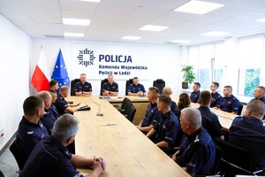 Policjanci z wizytą u Komendanta.