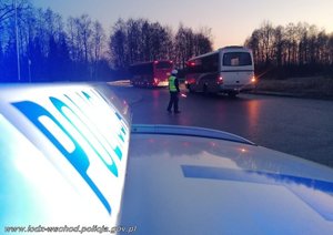 policyjna kontrola autobusów.