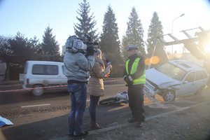 media na miejscu wypadku