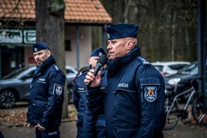 Przemawia Komendant Wojewódzki Policji w Łodzi.