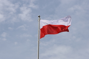 Powiewająca flaga.