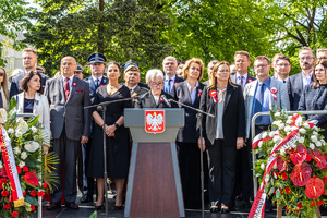 Wystąpienia oficjeli podczas uroczystości.