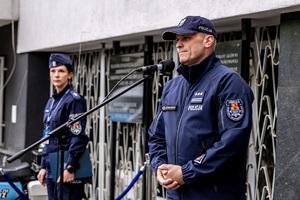 przemawia Komendant Wojewódzki Policji w Łodzi