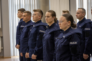 Nowo przyjęci policjanci.