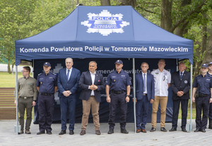 Zaproszeni goście podczas uroczystości.