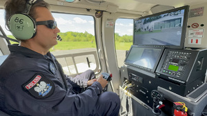 operator kamery w policyjnym Bellu.