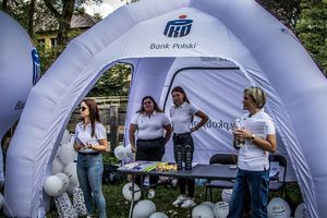 stoisko Banku Polskiego podczas pikniku towarzyszącego.