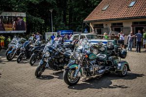 motocykle Knight Riders IPA  podczas pikniku towarzyszącego.