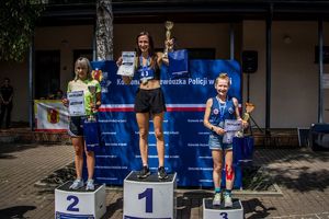 zwycięzcy na podium.