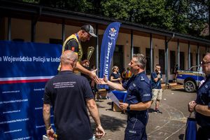 zwycięzcy na podium.