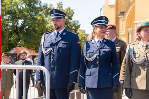 Zastępca Komendanta policji w Łodzi wraz z zastępcą komendanta miejskiego policji w  Łodzi.