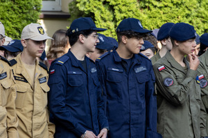 Uczniowie podczas uroczystości.