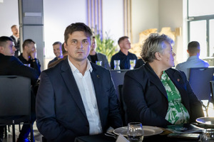 Zaproszeni goście w trakcie uroczystości.