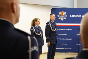 Komendanci w trakcie ślubowania.