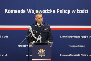 Przemawia Komendant Wojewódzki Policji w Łodzi.