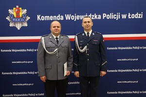 Na pamiątkowym zdjęciu policjanci.