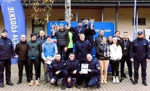 Zwycięzcy drużyn na podium.