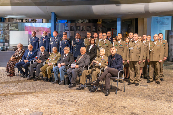 Zaproszeni goście na uroczystości Nawiślańskiej Straży Granicznej.