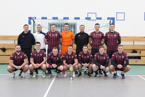 Reprezentacja KWP Łódż z pucharem.