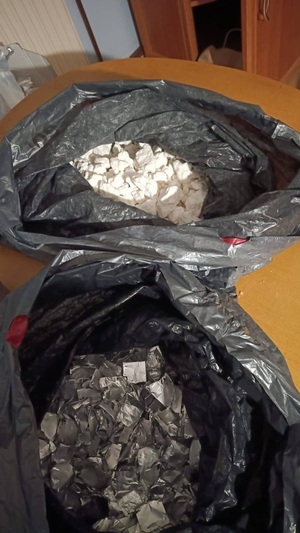 torby foliowe z narkotykami.