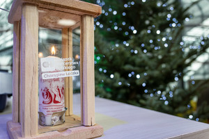 Betlejemskie Światełko Pokoju przekazane przez harcerzy.