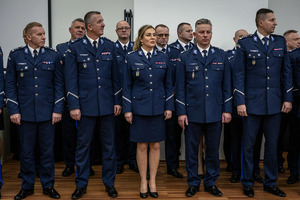 Zastępcy Komendanta Wojewódzkiego Policji w Łodzi z kadrą kierowniczą garnizonu.