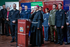 Życzenia składa kapelan.