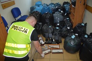 policjanci z podróbkami