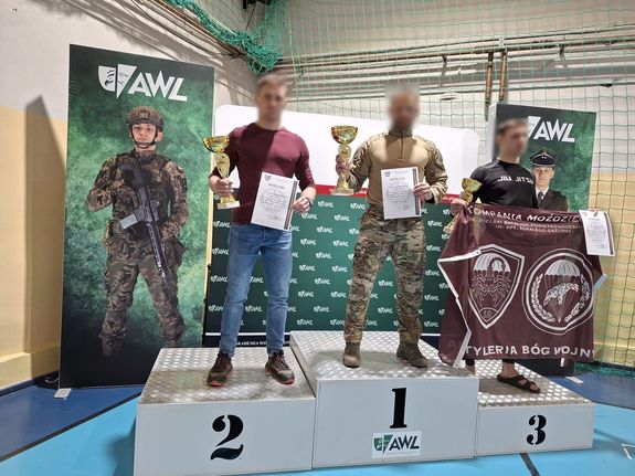 Zawodnicy na podium mistrzostwa.