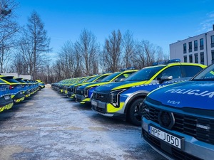 Radiowozy oznakowane.