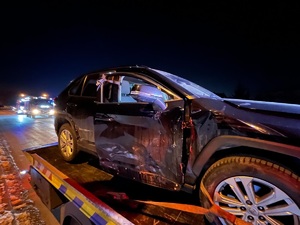 rozbity po zdarzeniu samochód.