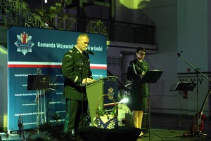 Przemawia Komendant Wojewódzki Policji w Łodzi.