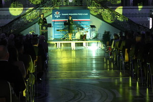 Przemawia Komendant Wojewódzki Policji w Łodzi.